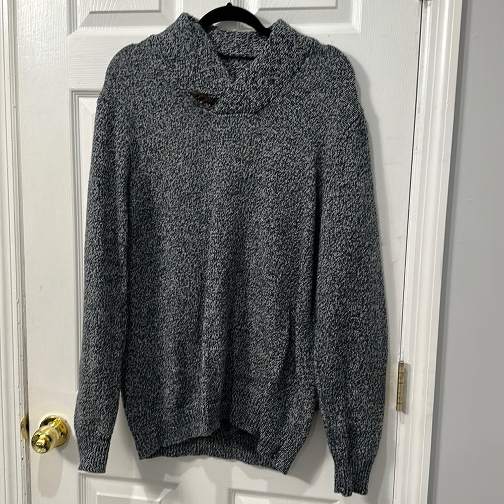 Crewneck Knit sweater.
